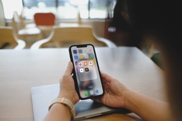 AI Can’t Catch a Vibe: The 80/20 Content Strategy That Drives Leads and Conversions